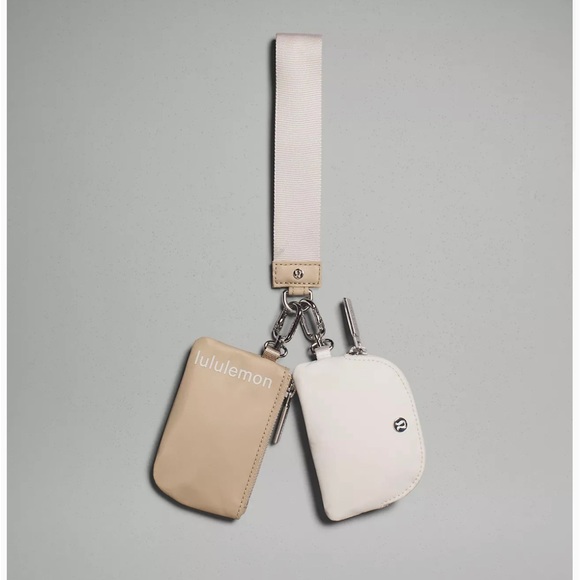 BNWT (goes with anything 🙌) Trench & White Opal Lululemon Dual Pouch - Picture 6 of 15